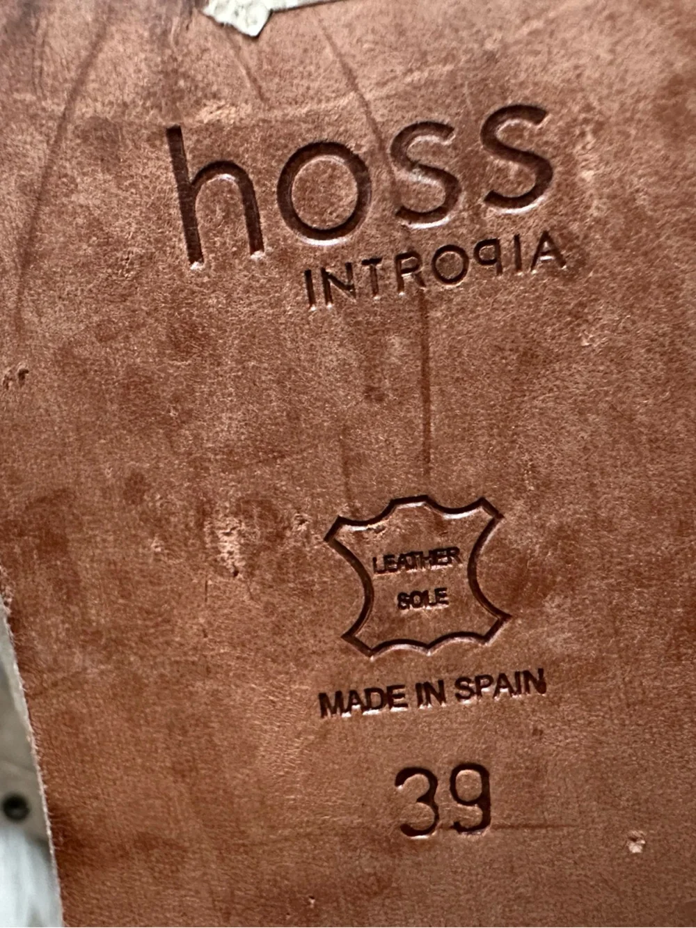 Hoss Intropia classic taupe
